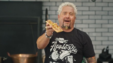 Chevrolet & Guy Fieri Cook Up ‘Apple Pie Hot Dog’ For MLB’s Film-Inspired Field of Dreams Game