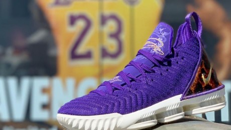 Foot Locker (& Nike) Turn LeBron Sneaker Drop Into App-Led AR ’16 King Court Purple’ Treasure Hunt