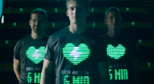 Philips Interactive Eindhoven Marathon Shirts Show The Way To the Nearest Defibrillator